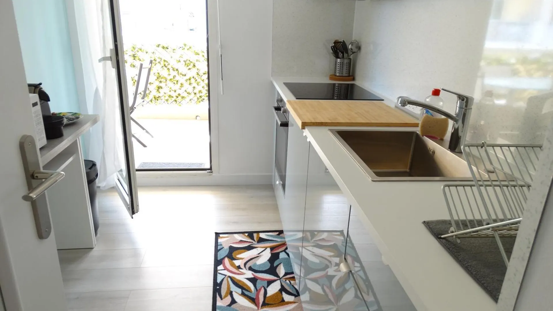 Paradis Cannes 0*,